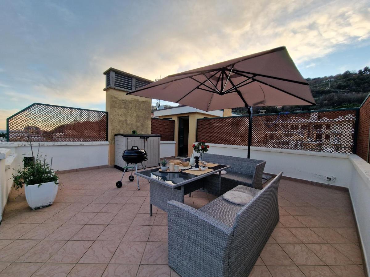 650 Metri Dal Mare - Wifi - Terrazzo - Piscina - A/C Apartman Pietra Ligure Kültér fotó